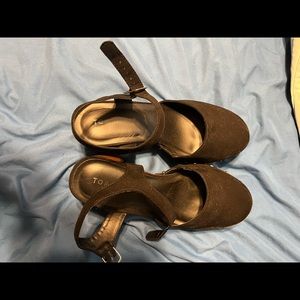Torrid Clogs size 10.5
